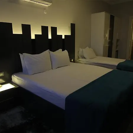Hotel Plaza 3*